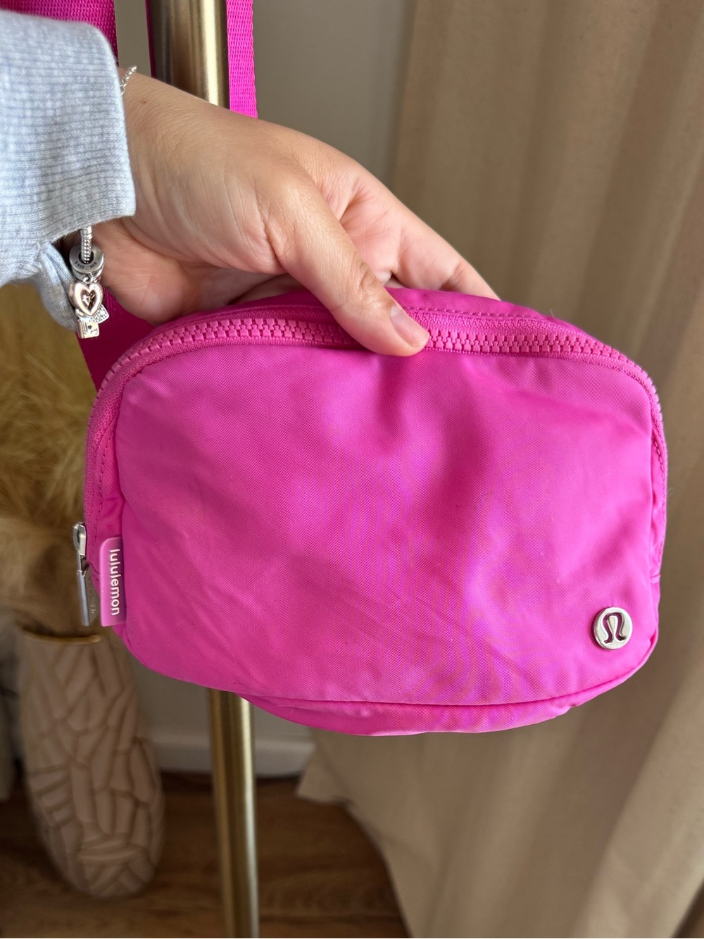 Lululemon Everywhere Belt Bag - Sonic Pink - Picture 2 of 9